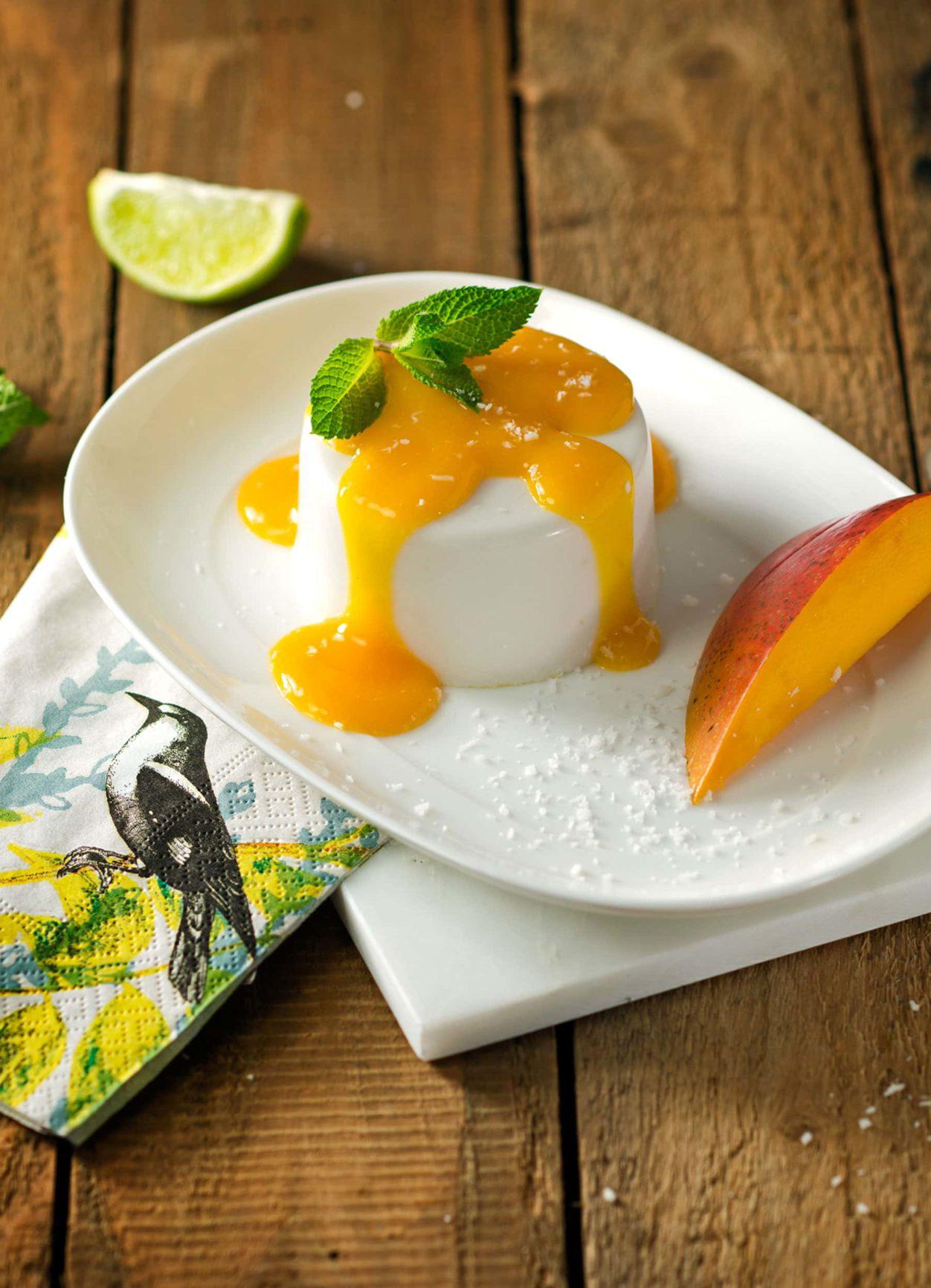 Kokos Panna Cotta mit Mangosauce
